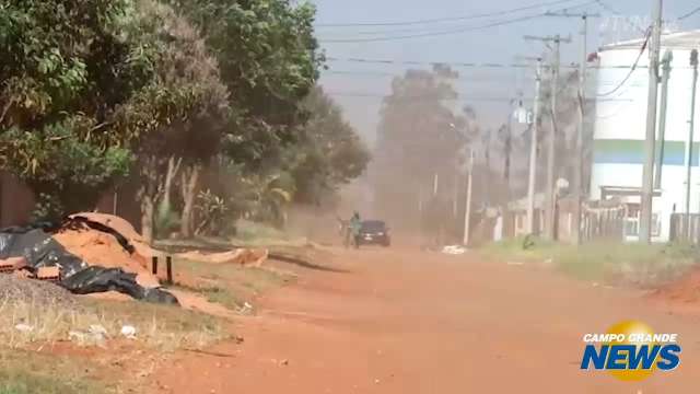 Terça-feira é de poeirão pelos bairros de Campo Grande