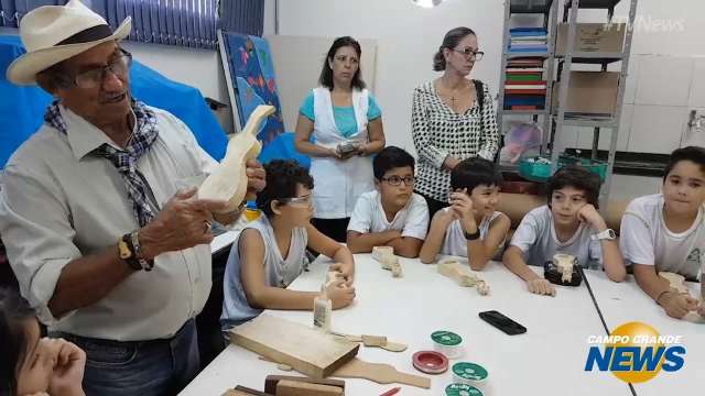 O dia em que o mestre realiza sonho e passa adiante a paixão pela viola de cocho