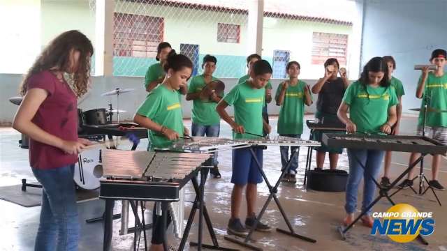 Fim de semana tem festival de fanfarra, sarau e parada gay