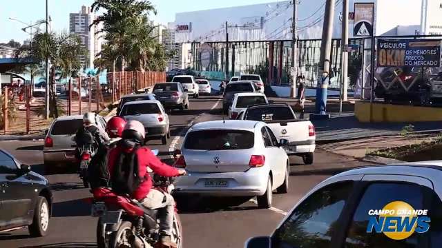 Uma infração atrás da outra na rotatória do caos