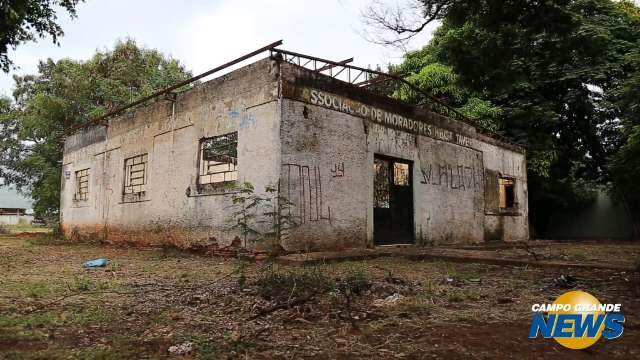 Maioria dos centros comunitários está precária, mas existe bom exemplo