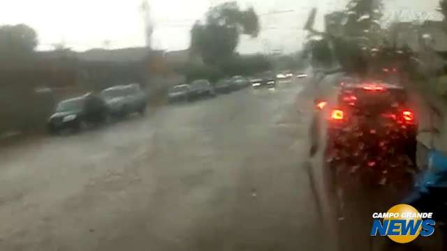 Chuva com granizo em Maracaju