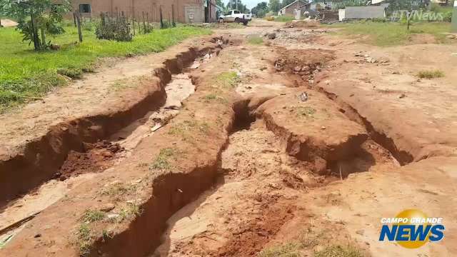 No Jardim Noroeste, temporada de chuvas é de valetas no meio da rua