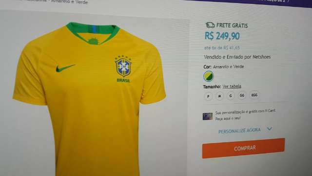 Com o preço nas alturas, quem está disposto a parcelar uma camiseta da seleção?