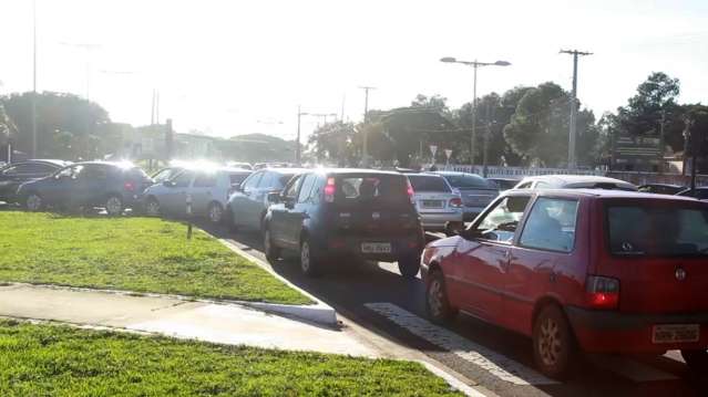 Conversão causa congestionamento na Duque de Caxias