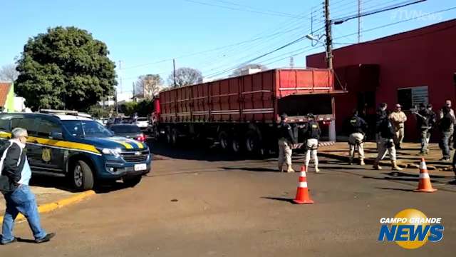 PRF encontra maconha em carreta de soja