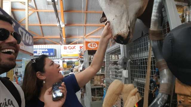 Para quem vem de fora, descoberta no Mercadão é comer sopa com garfo e faca