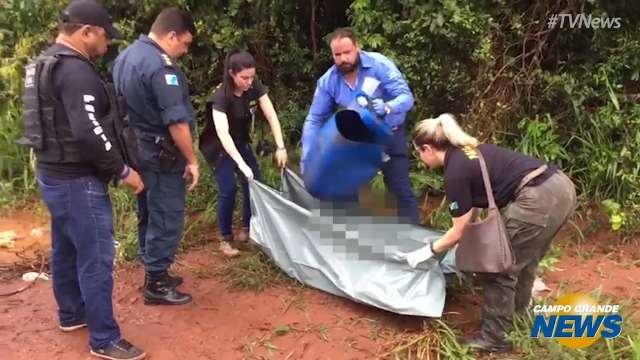 Polícia encontra corpo dentro de tambor na fronteira