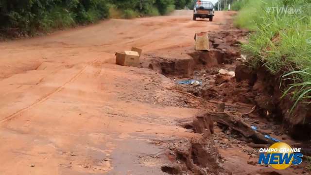 Depois de paliativo, Chácara dos Poderes continua com ruas intransitáveis