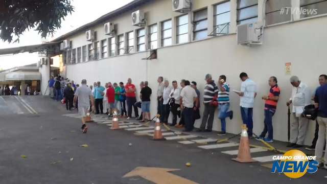 No fim do Novembro Azul, hospital tem fila para exame preventivo gratuito