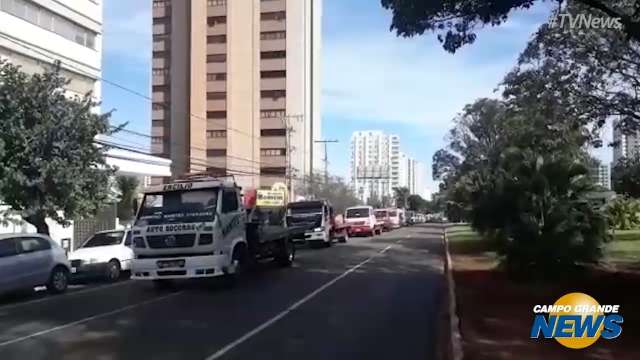 Caminhoneiros fazem protesto na Afonso Pena