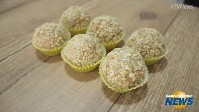 Para variar o sabor das festas, brigadeiro de paçoca é opção; veja a receita