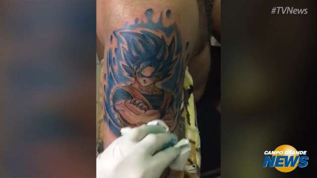 Goku é tema de tatuagem de Ezio Ota