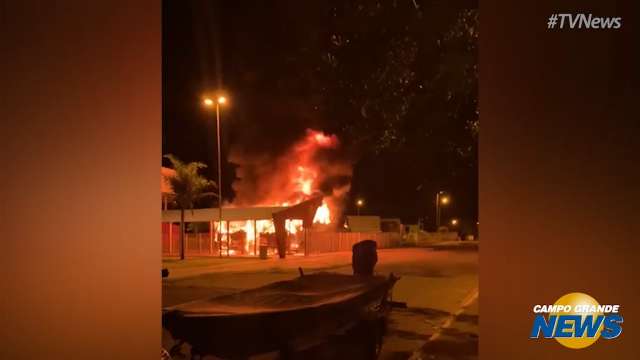 Incêndios destroem dois ônibus da empresa Expresso Maringá