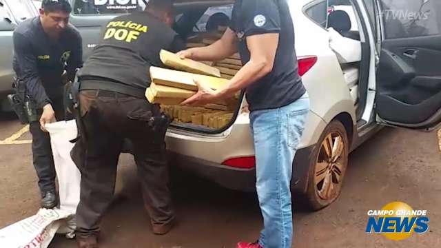 Carro recheado de maconha é apreendido; café foi espalhado para disfarçar cheiro