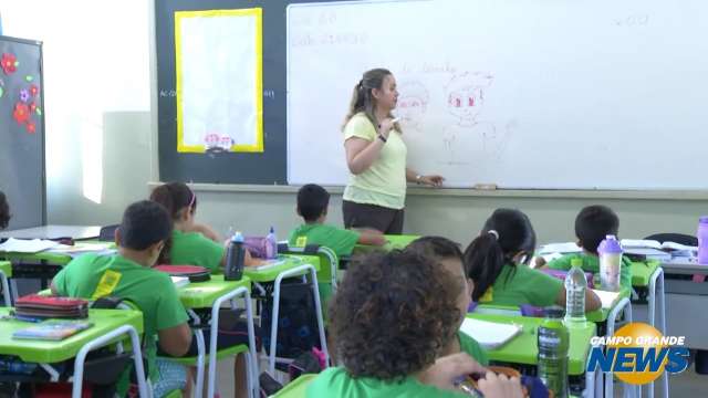 Planejamento garante uniforme e kit escolar a alunos da rede estadual