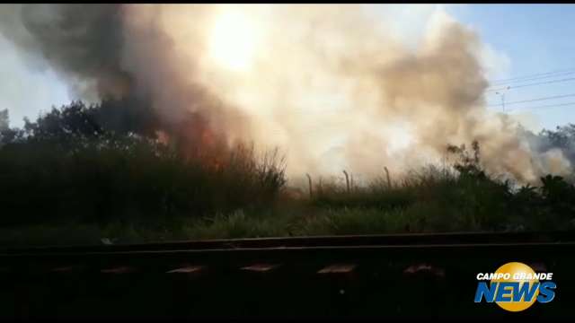 Incêndio assusta moradores de favela