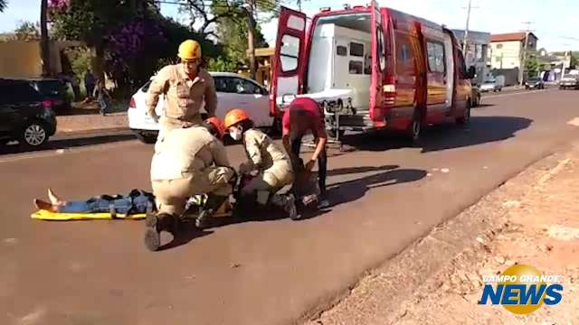 Bombeiros socorrem gestante de 2 meses que ficou ferida em acidente