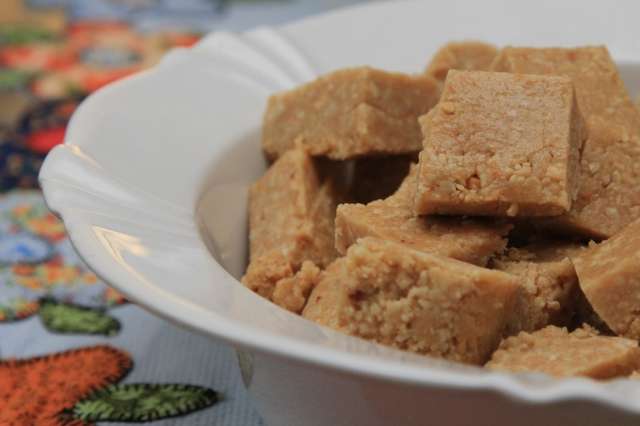 Paçoca com leite condensado é receita fácil de levar para a festa junina