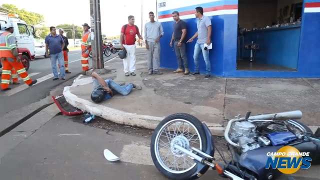 Adolescente que colidiu em caminhão estava com moto irregular