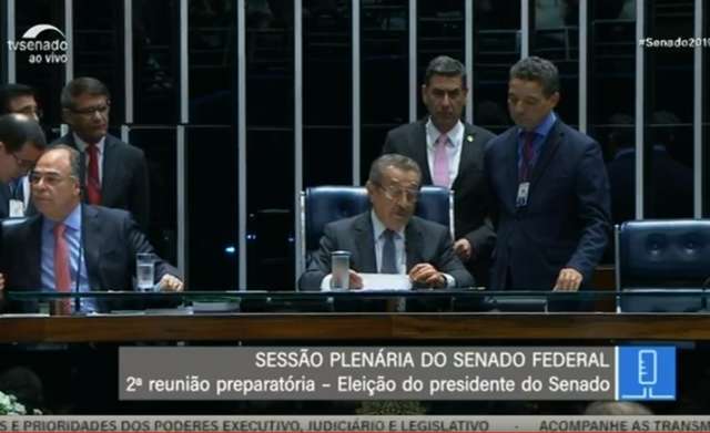 Acompanhe ao vivo a votação para presidência do Senado