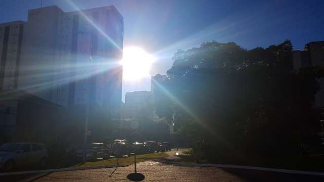 Quinta-feira com umidade do ar baixa; frio intenso começa a se despedir