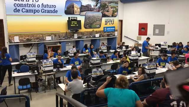 No último dia de descontos no IPTU, tempo de espera é de 5 minutos em Central