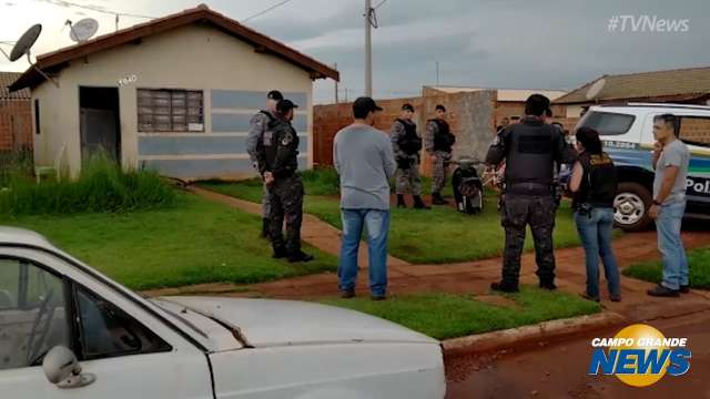 Polícia faz operação contra o PCC e mata suspeito em troca de tiros