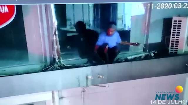 Homem furta fios em loja do Centro