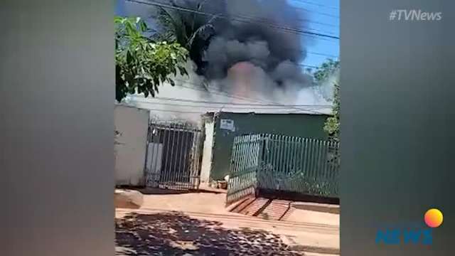 Casa na Vila Nasser é destruída por incêndio