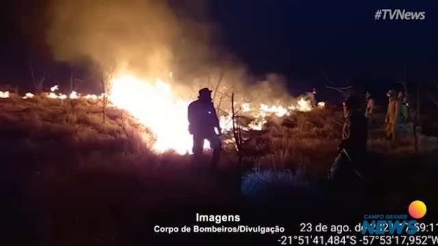 Bombeiros seguem combate a incêndios em Porto Murtinho