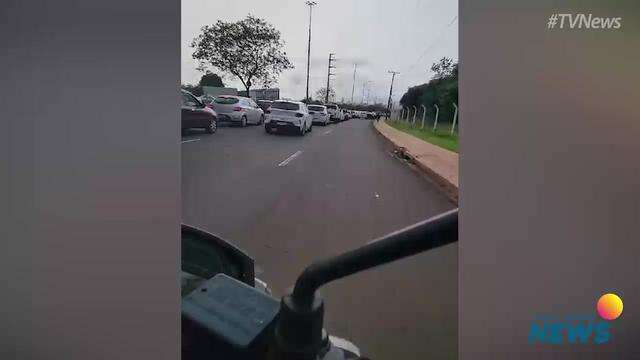 Vídeo mostra o congestionamento na via onde ocorreu o acidente