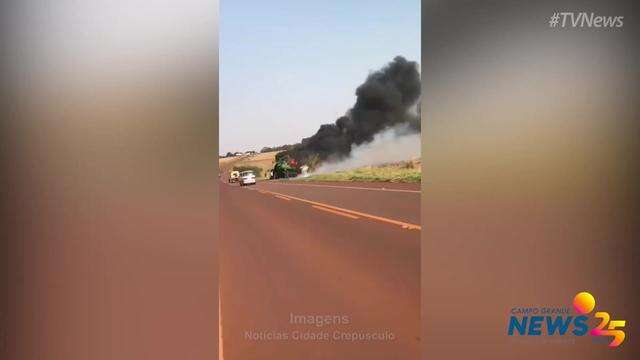 Maquina agrícola causa incendio em matagal em Aral Moreira