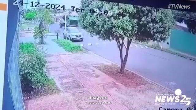 Caminhão da Solurb desgovernado