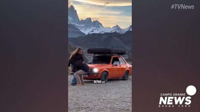 Assis e Manu rodam Brasil e chegaram ao Ushuaia em um chevette 1974