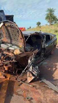 Acidente grave destrói carro na MS-162