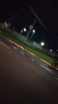 Acidente destrói carro na Duque de Caxias