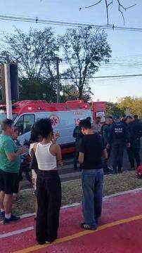 Acidente com policiais do Choque interdita cruzamento na Afonso Pena