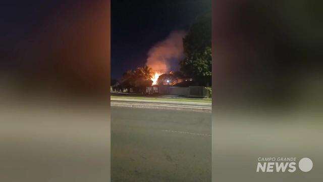 Incêndio em residência na Rua das Rosas