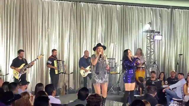 PATRICIA E ADRIANA
