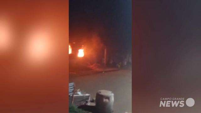 Incêndio em residência na Vila Nasser