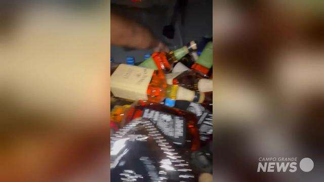 Bebidas apreendidas lotam porta-malas de viatura