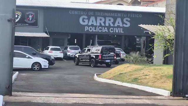 Viatura do Garras retorna com material apreendido
