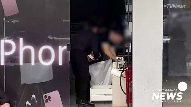 PF faz apreensão em loja de celulares