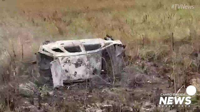 Carro pegou fogo após acidente