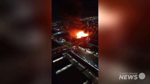 Incêndio em loja de lubrificantes