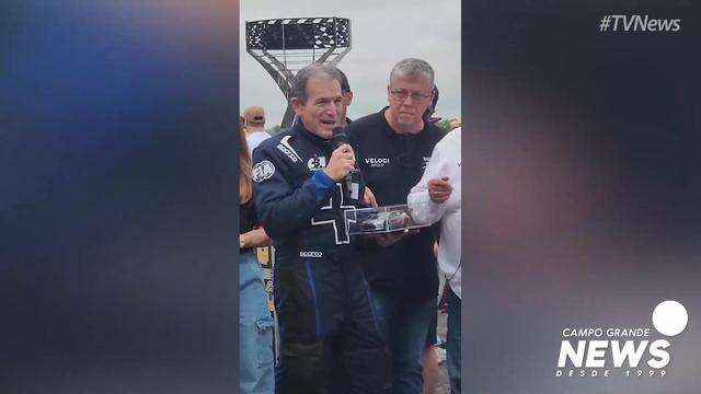 Médico é homenageado na Stock Car