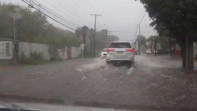 Avenida José Nogueira Vieira alagada