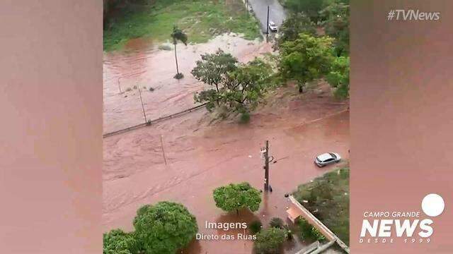 Alagamento em rotatória da Ernesto Geisel