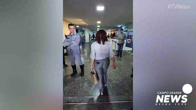 Presidente entrando e sendo vaiada